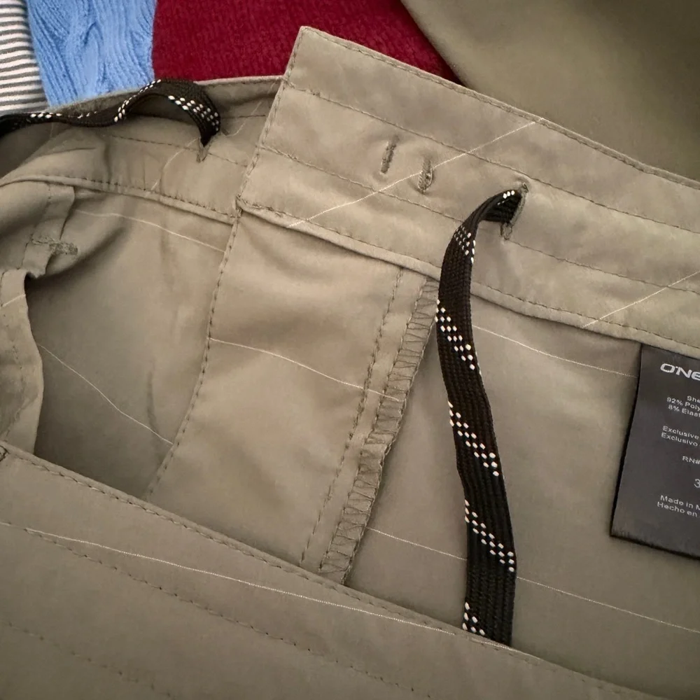 O’Neill Men’s Green Hybrid Cargo Shorts Size 36 – Performance Stretch Boardwalk